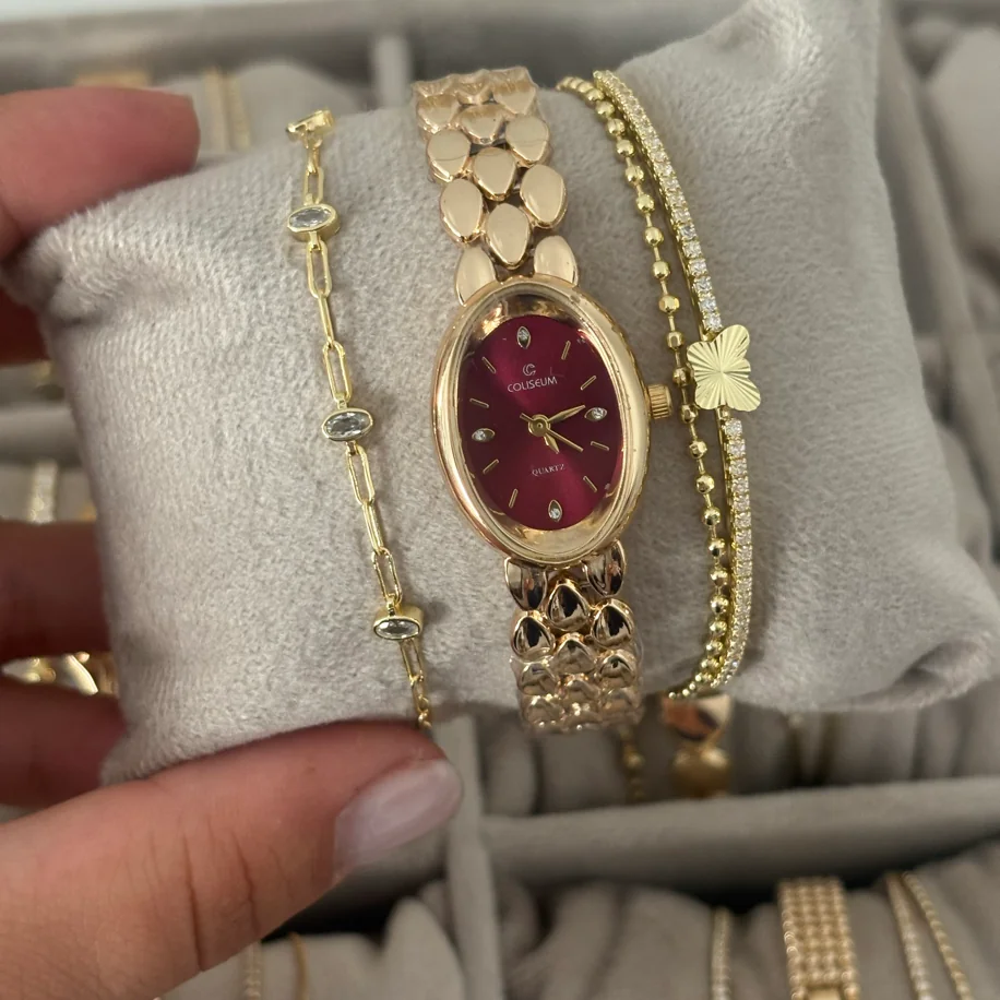 Bordo Oval Kadran Gold Saat ve Bileklik Kombini Bordo Oval Kadran Gold Saat ve Bileklik Kombini